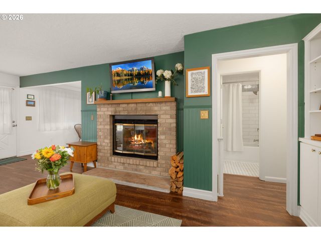 9920 Se ELLIS St, Portland, OR 97266