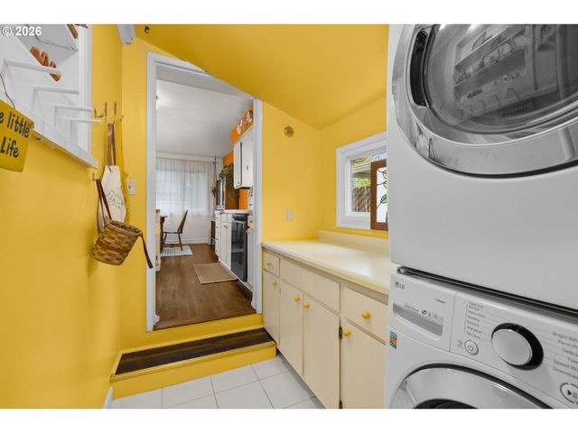 9920 Se ELLIS St, Portland, OR 97266