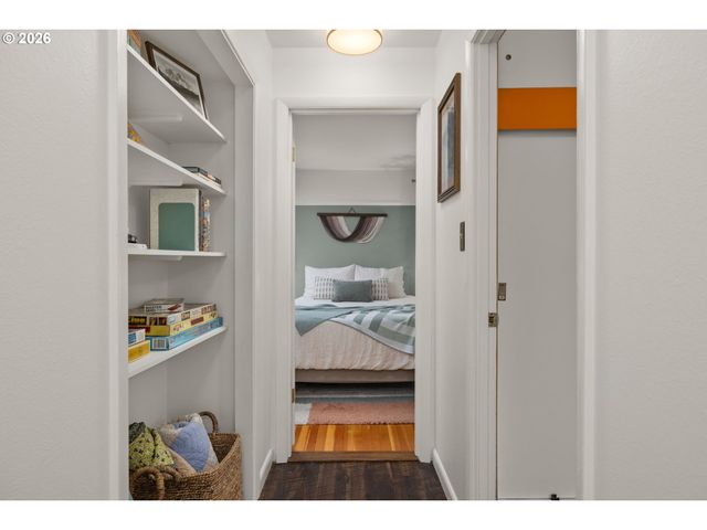 9920 Se ELLIS St, Portland, OR 97266
