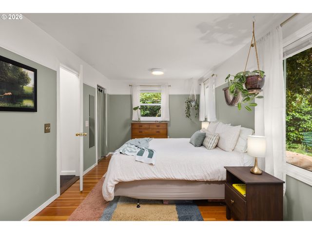 9920 Se ELLIS St, Portland, OR 97266