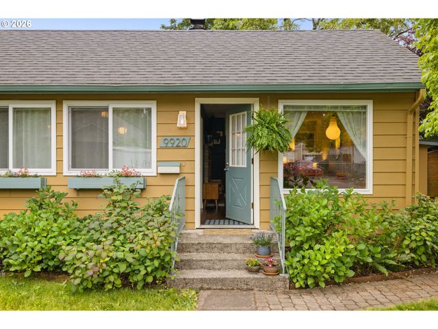 9920 Se ELLIS St, Portland, OR 97266