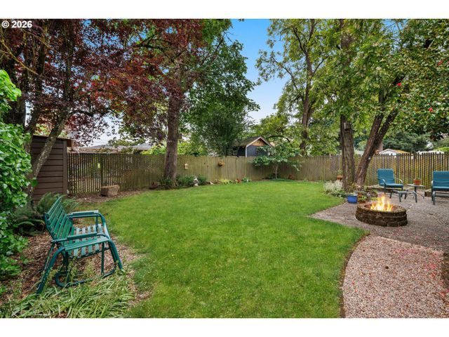 9920 Se ELLIS St, Portland, OR 97266