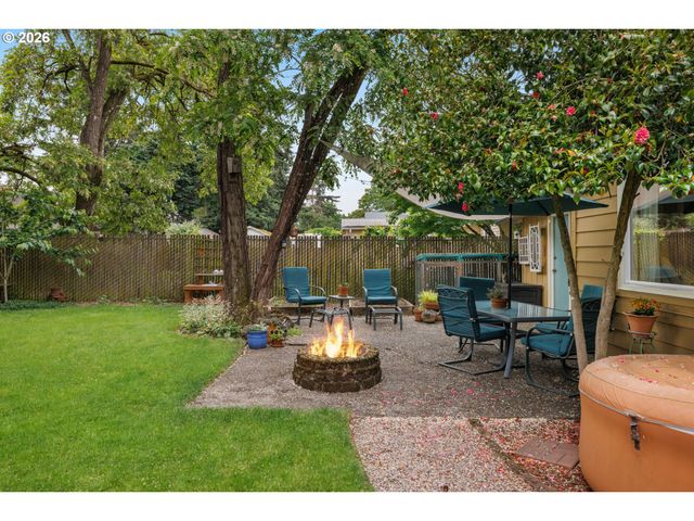 9920 Se ELLIS St, Portland, OR 97266