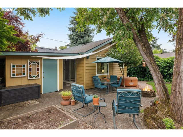 9920 Se ELLIS St, Portland, OR 97266