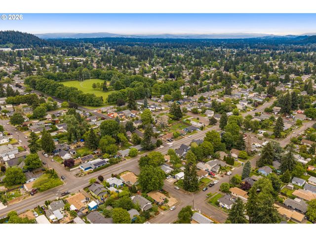 9920 Se ELLIS St, Portland, OR 97266