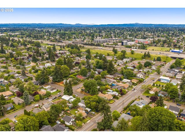 9920 Se ELLIS St, Portland, OR 97266