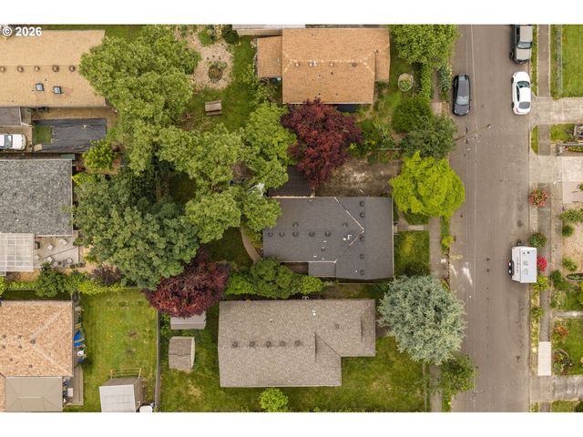 9920 Se ELLIS St, Portland, OR 97266