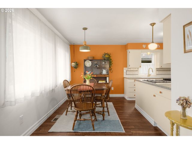 9920 Se ELLIS St, Portland, OR 97266