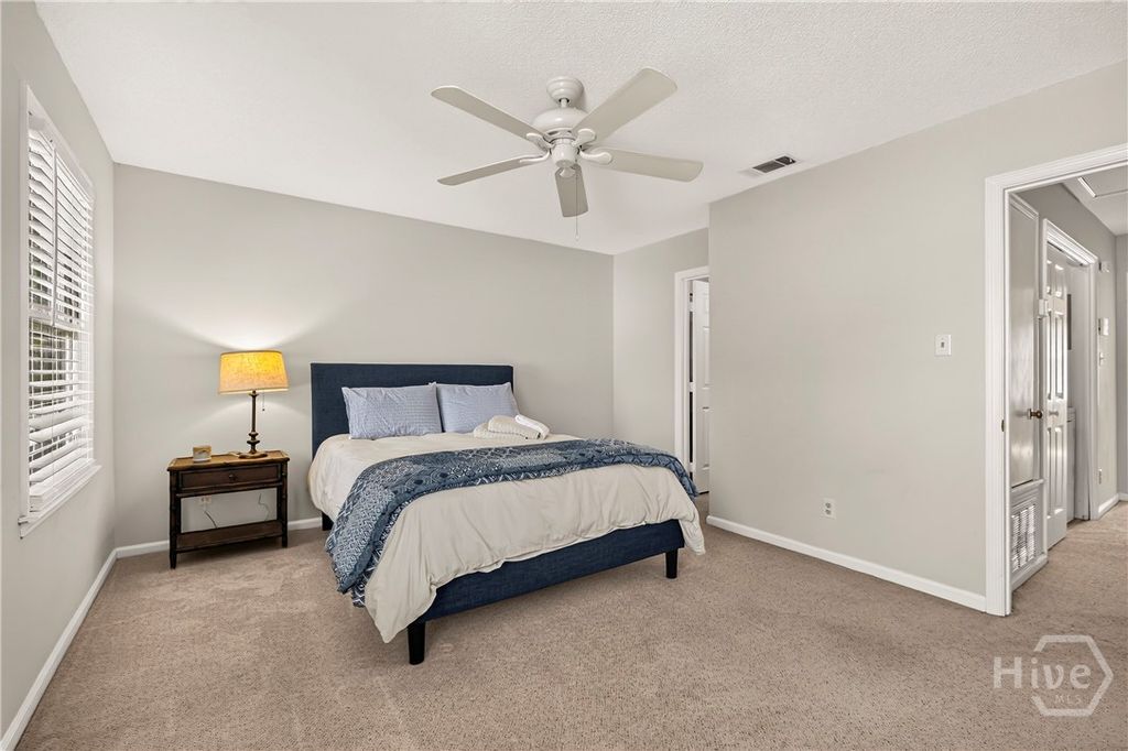 Image 16 of property listing at 6501 Habersham Street 14, Savannah, GA 31405