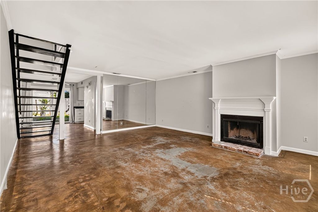 Image 3 of property listing at 6501 Habersham Street 14, Savannah, GA 31405