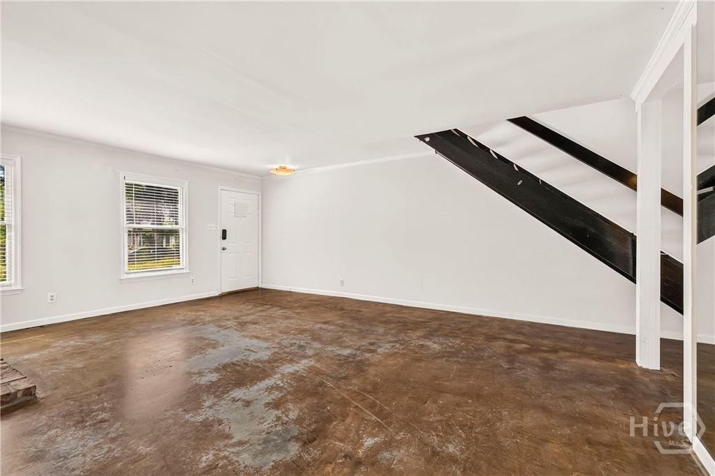 Image 4 of property listing at 6501 Habersham Street 14, Savannah, GA 31405