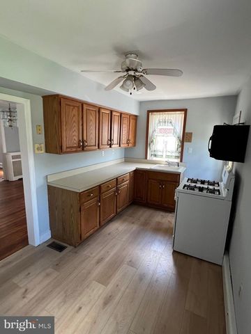 864 MARTIN AVE, Bryn Mawr, PA 19010