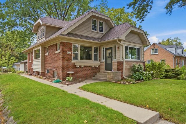 1919 W Marne AVENUE, Glendale, WI 53209