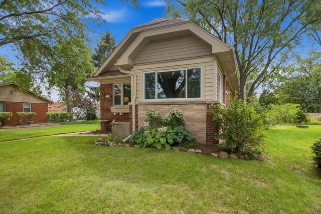 1919 W Marne AVENUE, Glendale, WI 53209