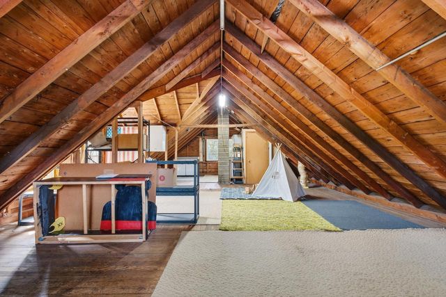 1919 W Marne AVENUE, Glendale, WI 53209