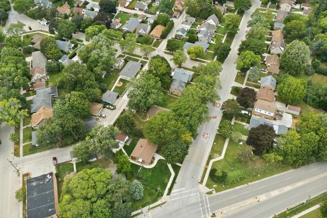 1919 W Marne AVENUE, Glendale, WI 53209