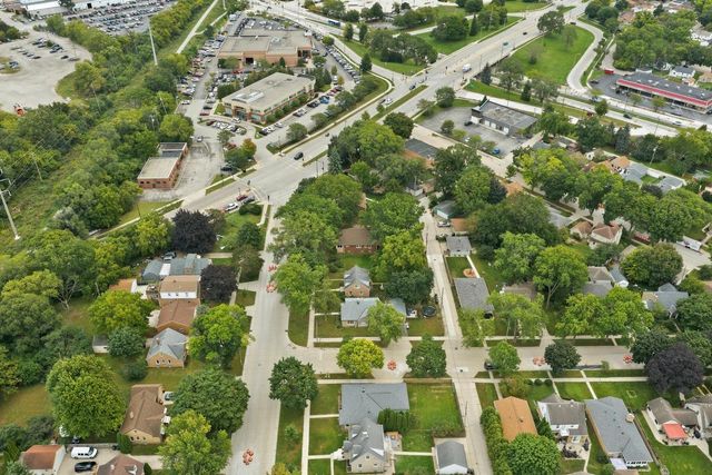 1919 W Marne AVENUE, Glendale, WI 53209