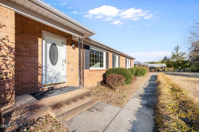 5509 Yanceyville Road, Browns Summit, NC 27214