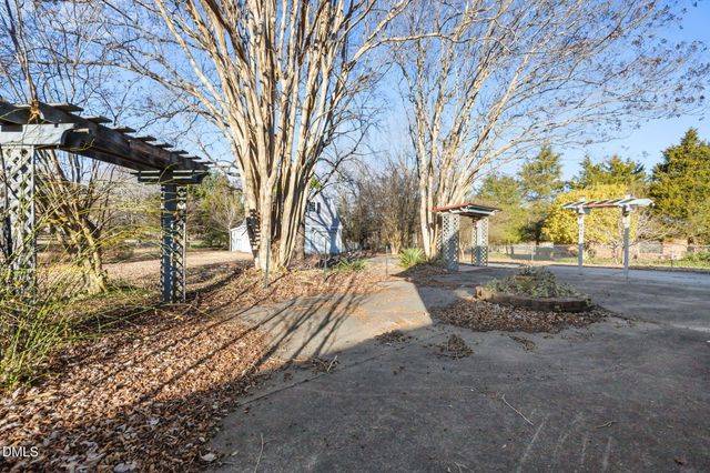 5509 Yanceyville Road, Browns Summit, NC 27214