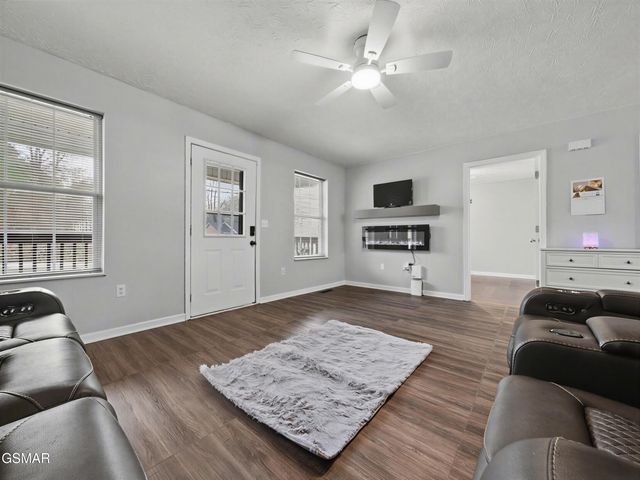 1916 Big Chiefs Skyview Drive, Sevierville, TN 37876