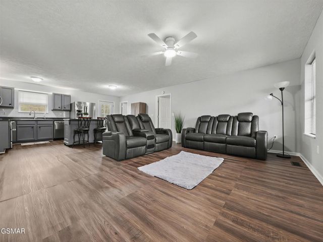 1916 Big Chiefs Skyview Drive, Sevierville, TN 37876