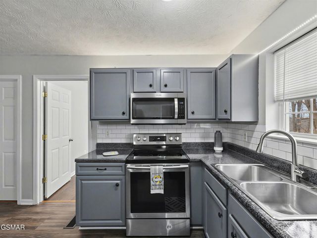 1916 Big Chiefs Skyview Drive, Sevierville, TN 37876