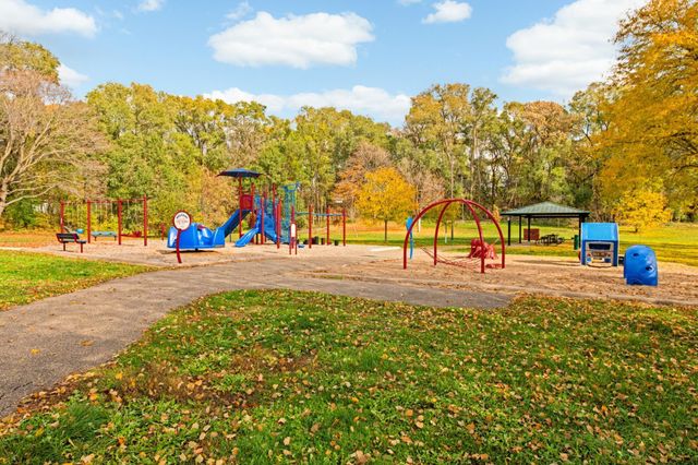 7607 Harold Avenue, Golden Valley, MN 55427