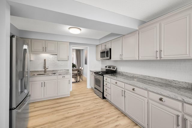 7607 Harold Avenue, Golden Valley, MN 55427