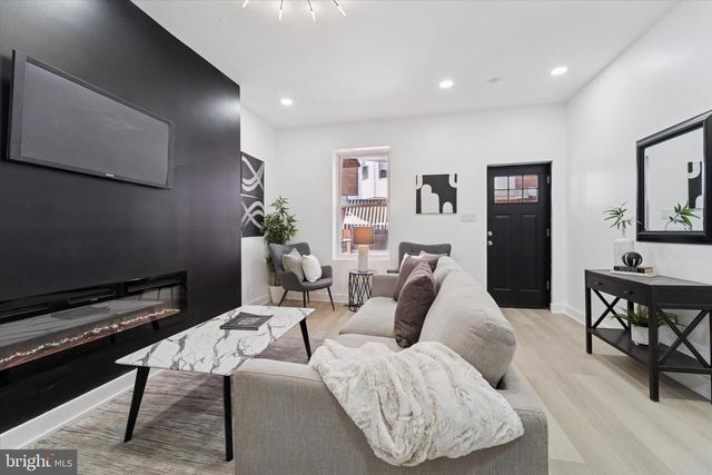 537 N WANAMAKER ST, Philadelphia, PA 19131