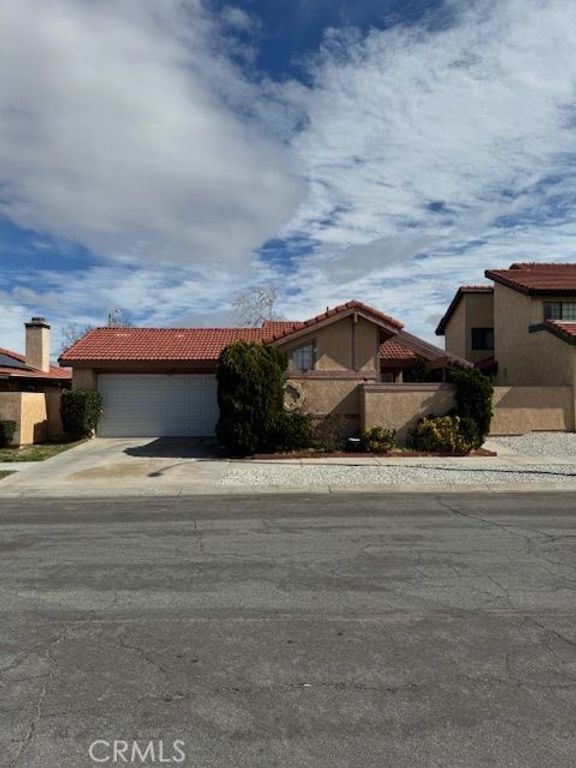 12235 Merrod, Victorville, CA 92395