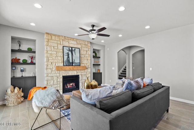 601 Bluegruff Street, Horizon City, TX 79928