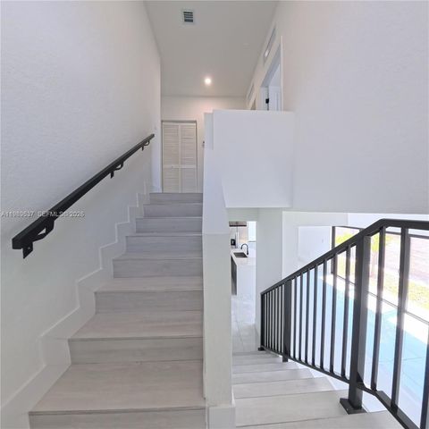 1374 NW 1st St, Florida City, FL 33034