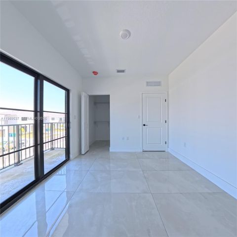 1374 NW 1st St, Florida City, FL 33034