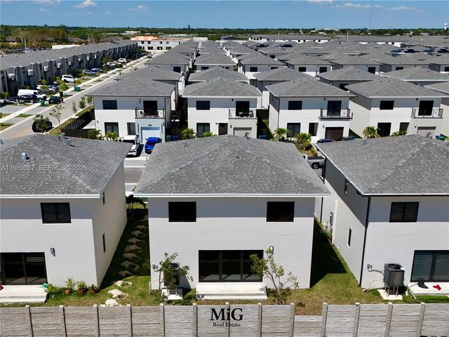 1374 NW 1st St, Florida City, FL 33034