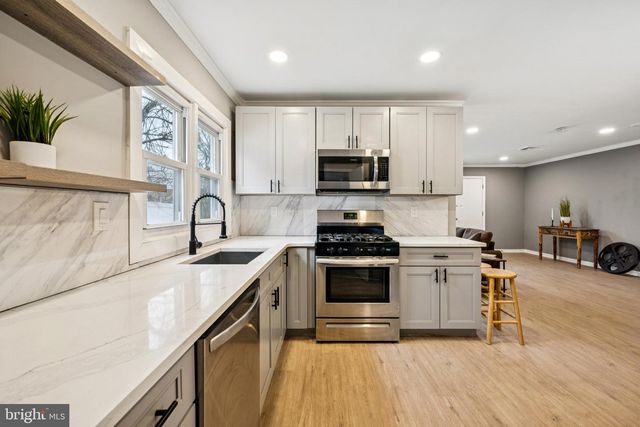 6 BEECHFERN LN, Willingboro, NJ 08046