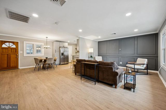 6 BEECHFERN LN, Willingboro, NJ 08046