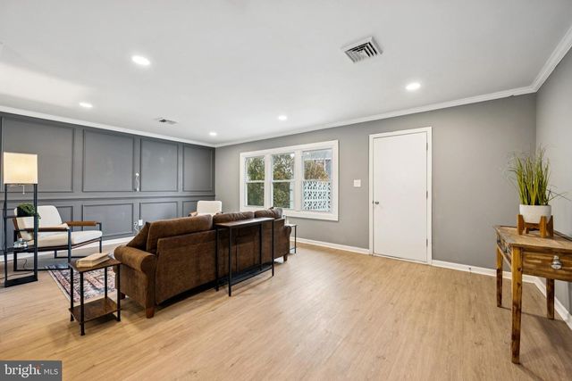 6 BEECHFERN LN, Willingboro, NJ 08046