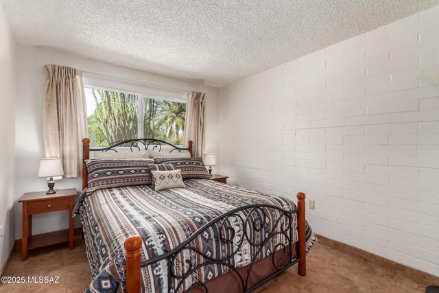 1126 S Alpine Circle, Green Valley, AZ 85614