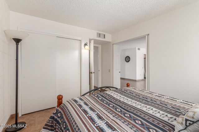 1126 S Alpine Circle, Green Valley, AZ 85614