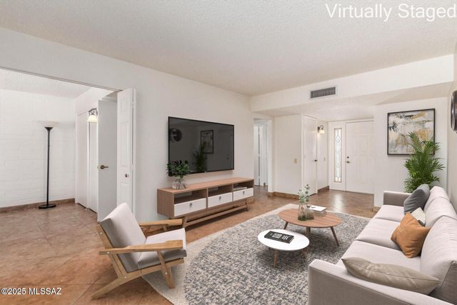 1126 S Alpine Circle, Green Valley, AZ 85614