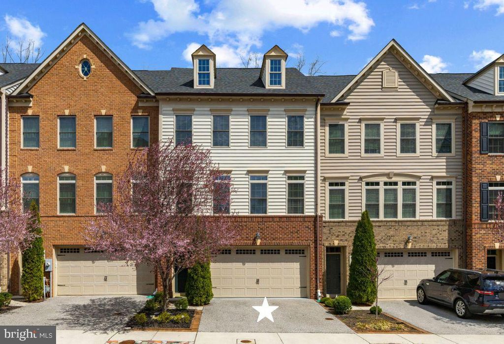 Image 1 of property listing at 1117 CANTERWOOD PL, Arnold, MD 21012