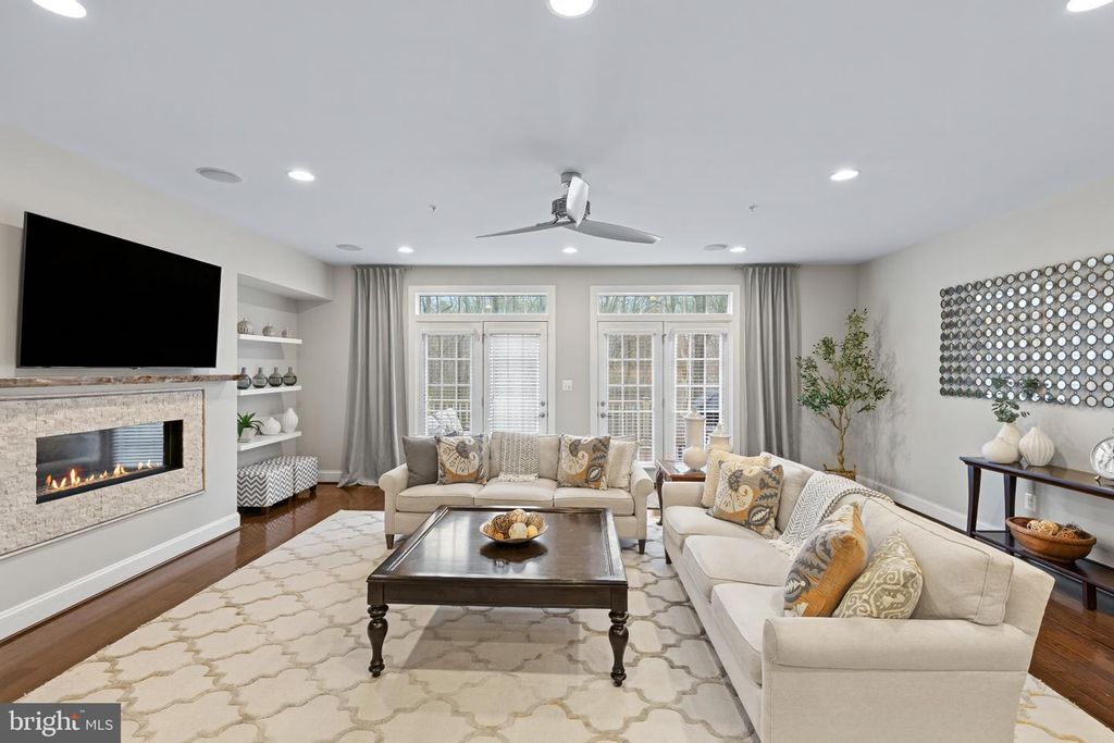 Image 11 of property listing at 1117 CANTERWOOD PL, Arnold, MD 21012