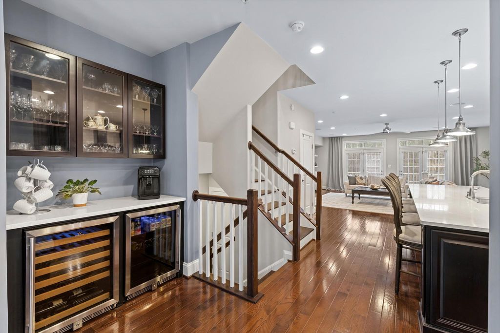 Image 4 of property listing at 1117 CANTERWOOD PL, Arnold, MD 21012