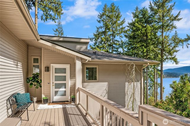 936 170th Place SE, Bellevue, WA 98008