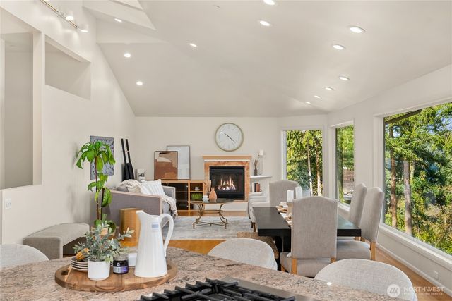 936 170th Place SE, Bellevue, WA 98008