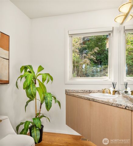 936 170th Place SE, Bellevue, WA 98008
