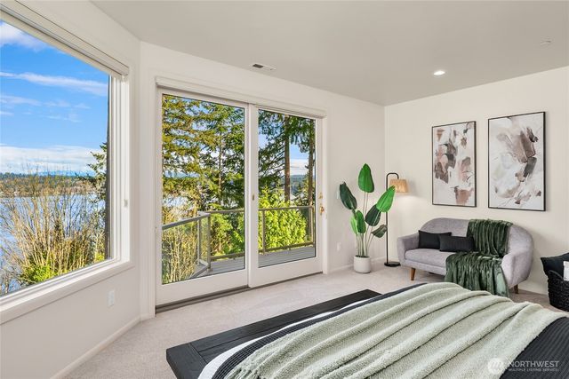 936 170th Place SE, Bellevue, WA 98008
