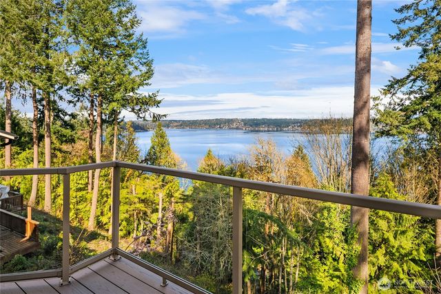 936 170th Place SE, Bellevue, WA 98008