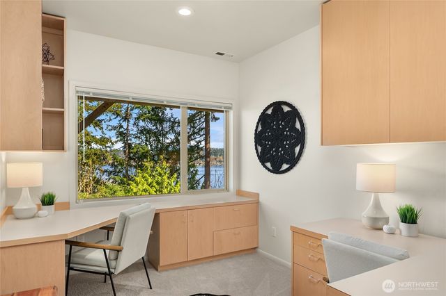 936 170th Place SE, Bellevue, WA 98008