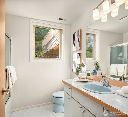 936 170th Place SE, Bellevue, WA 98008